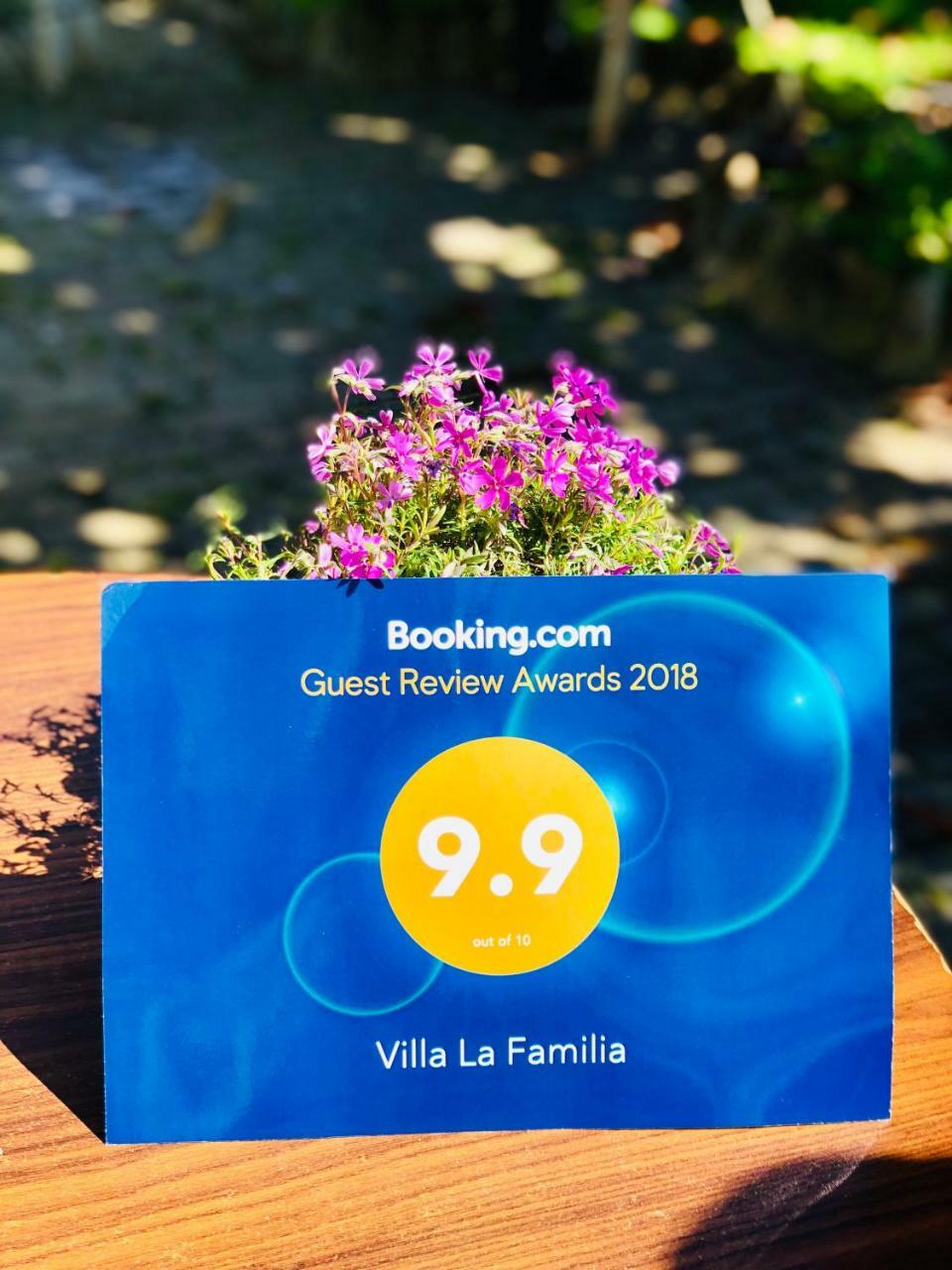 Villa La Familia Makhinjauri Exterior foto
